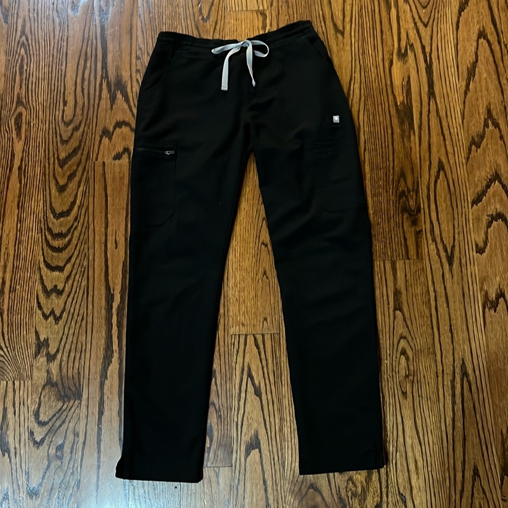 Straight leg black Figs